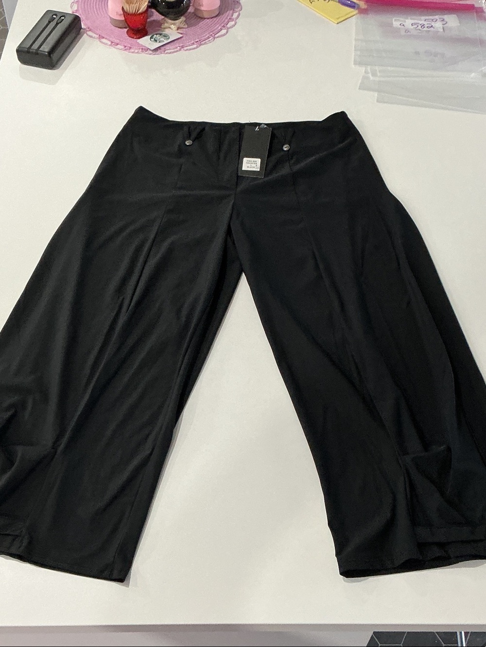 Black Wide-Leg Pull-On Capri Pants
